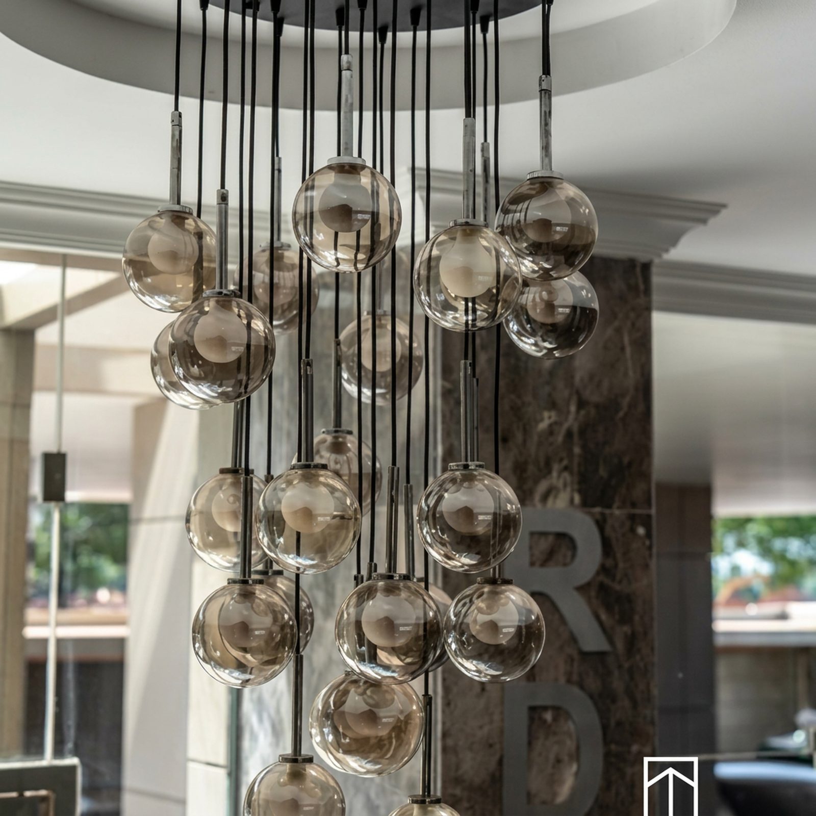 Suspension à globes de verre du hall